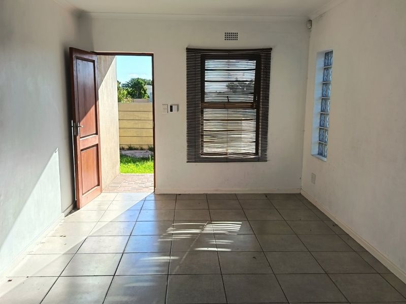 Two Bedroom House in Security Estate - Photo 2