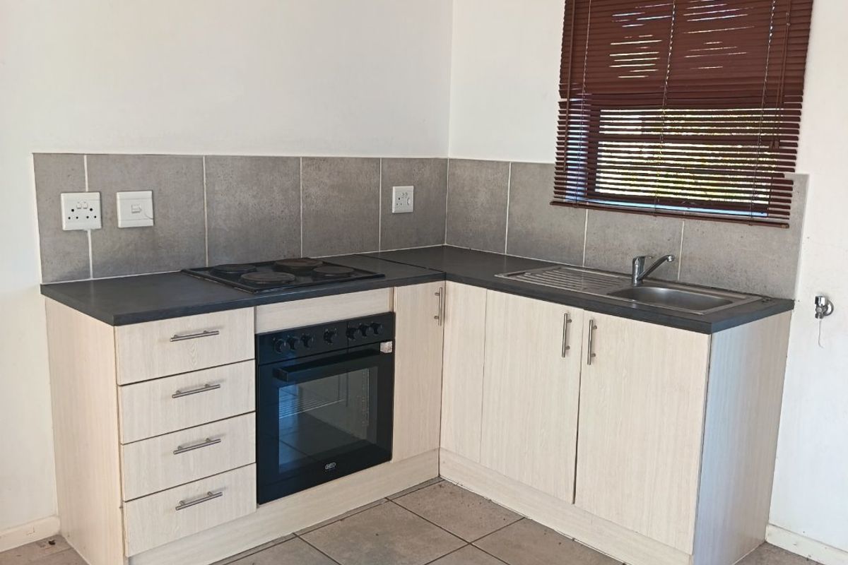 Two Bedroom House in Security Estate - Photo 5