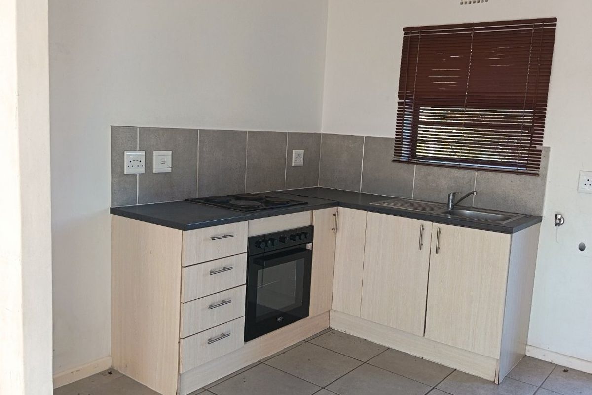 Two Bedroom House in Security Estate - Photo 4