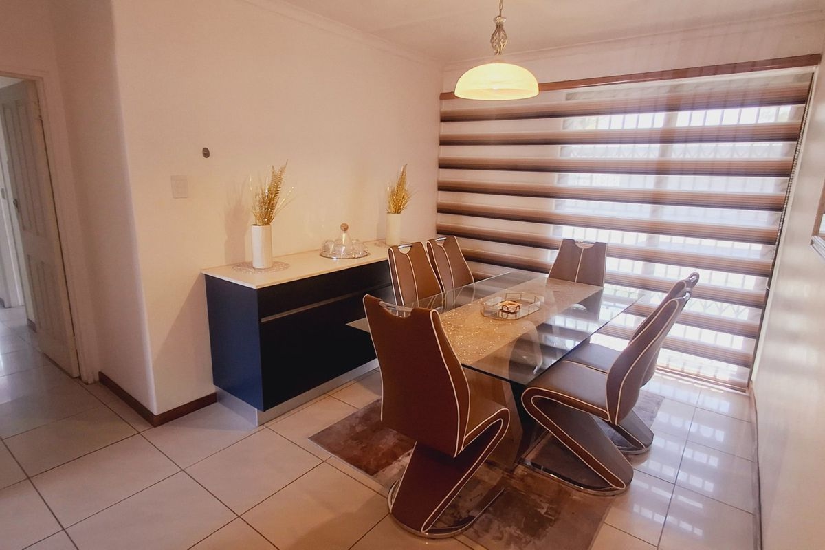 A contemporary family home close to all major amenities. - Photo 3