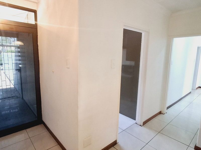 A contemporary family home close to all major amenities. - Photo 10