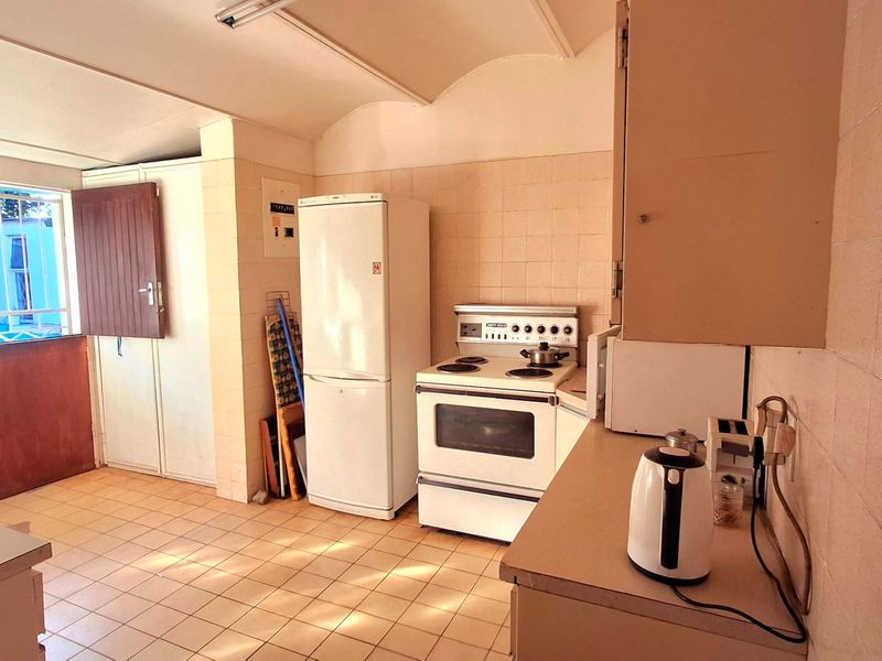 3 Bedrooms home for sale in Sasolburg close to high school and primary school walkin dictens to town - Photo 5