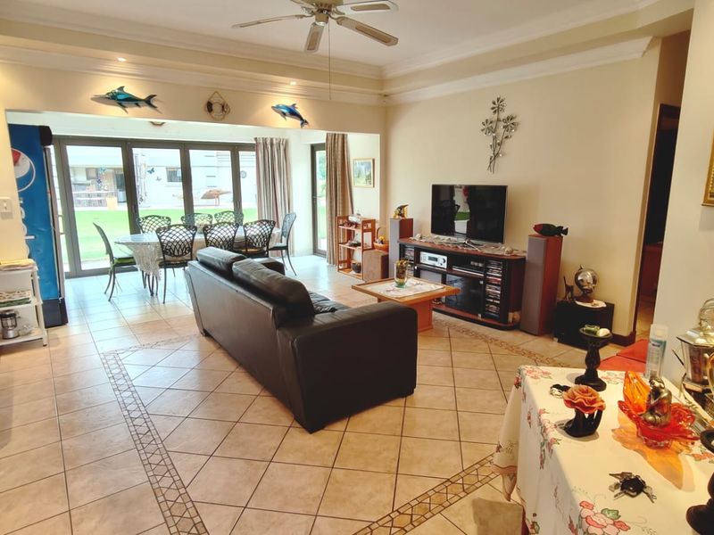 Tuscan-Style Water View Retreat – Move-in Ready - Photo 9