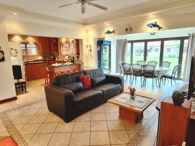 Tuscan-Style Water View Retreat – Move-in Ready - Photo 7