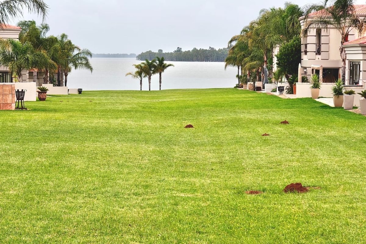 Tuscan-Style Water View Retreat – Move-in Ready - Photo 2