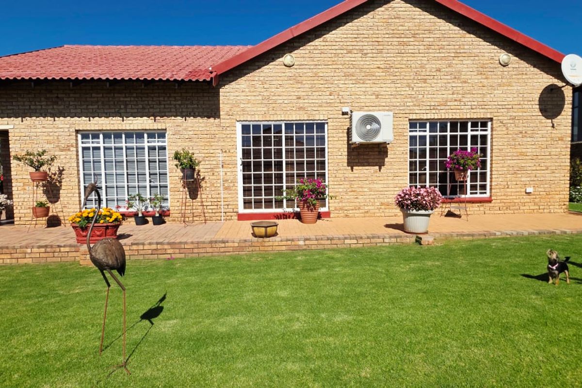 3 Bedroom House with Borehole for Sale on Doringkruin - Photo 4