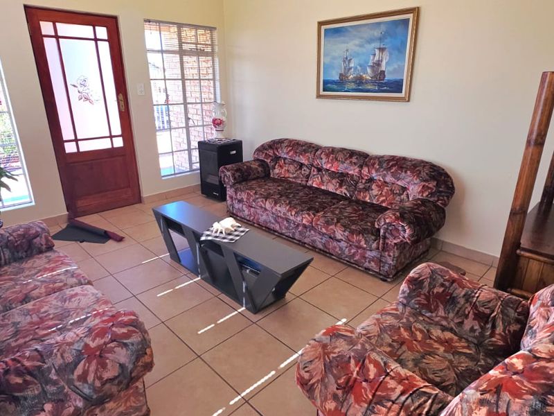 3 Bedroom House with Borehole for Sale on Doringkruin - Photo 10