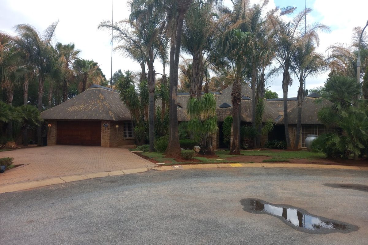 House for sale in Wilkoppies. - Photo 2