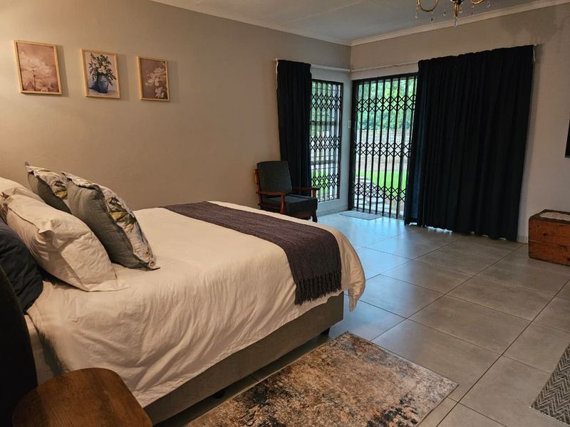 4 Bedroom house with 3 flatlets house for sale in Irenepark - Photo 5