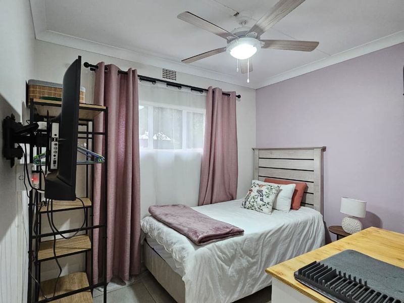 4 Bedroom house with 3 flatlets house for sale in Irenepark - Photo 10