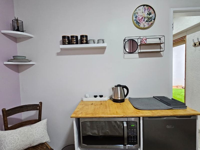 4 Bedroom house with 3 flatlets house for sale in Irenepark - Photo 3