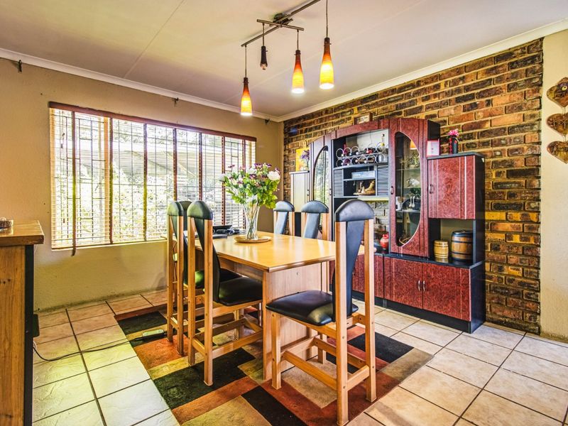 Main Heading: Luxury Living Awaits! - Photo 5