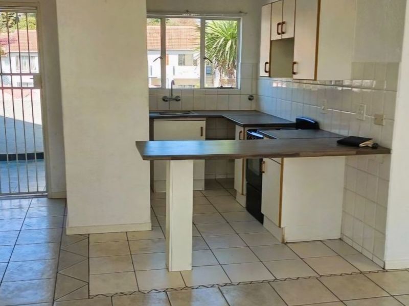 Prime Townhouse Living in a Secure Complex - Photo 5