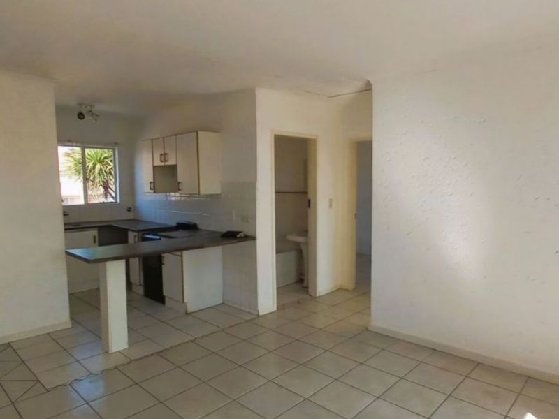 Prime Townhouse Living in a Secure Complex - Photo 6