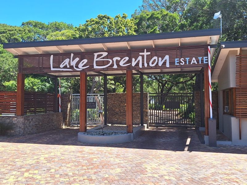 Knysna. Where nature meets luxury with tranquil estuary living under ancient Milkwood trees  - Photo 2