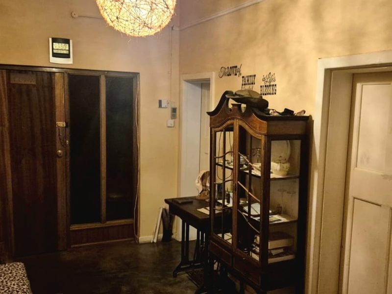 Strongly built house in Kenhardt, Northern Cape. - Photo 7