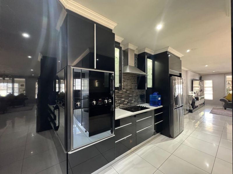 Attractive Family Home – Great Location & Strong Potential - Photo 7