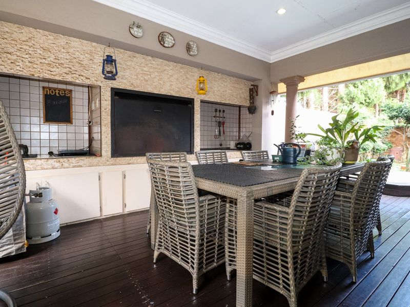 LUXURY FULL TITLE TOWNHOUSE WITH SPLASH POOL, JACUZZI & PATIO - Photo 7