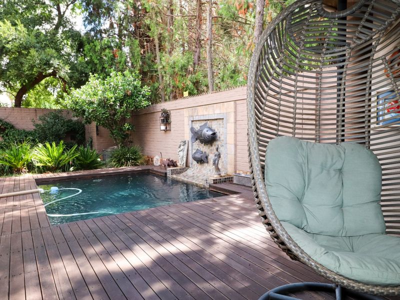 LUXURY FULL TITLE TOWNHOUSE WITH SPLASH POOL, JACUZZI & PATIO - Photo 6