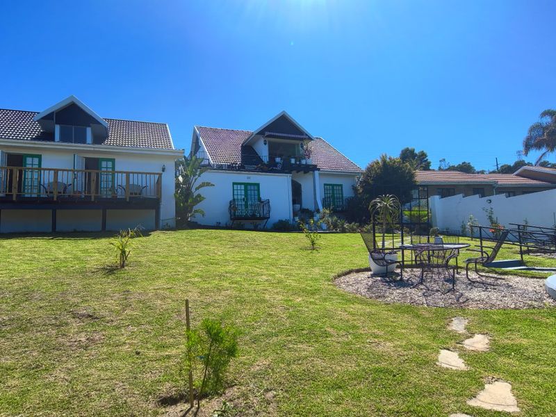 Beautifully renovated with 7 on suite bedrooms  - Photo 6