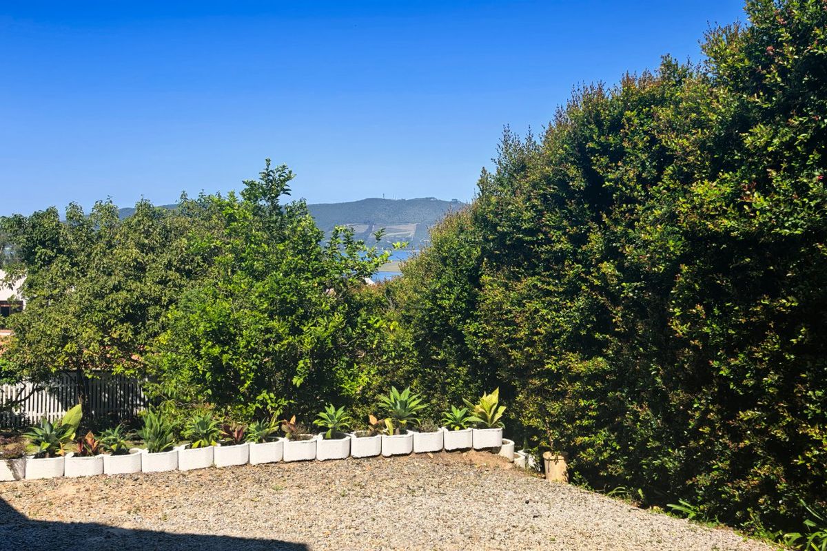 Beautifully renovated with 7 on suite bedrooms  - Photo 5