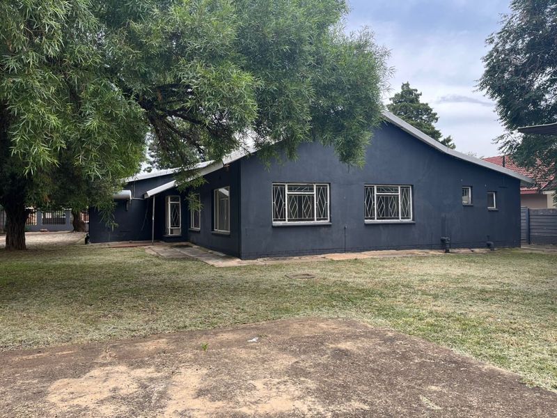 4 Bedroom House for Sale in Stilfontein Ext 4 - Photo 10