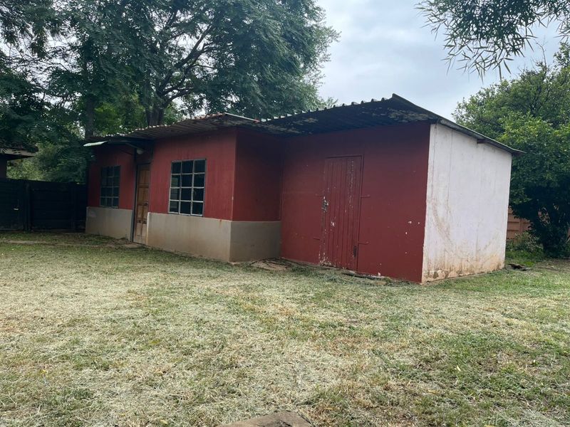 4 Bedroom House for Sale in Stilfontein Ext 4 - Photo 9