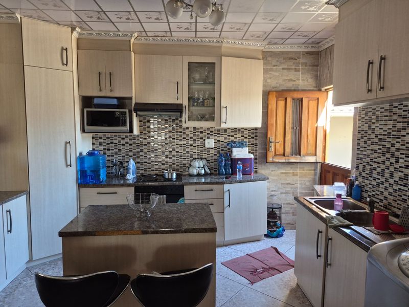 3 bedroom house for sale in KwaDwesi - Photo 5