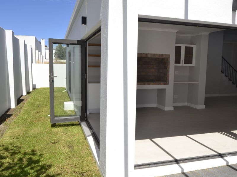 3 Bed House in Croydon Gardens Estate for Sale - Photo 3