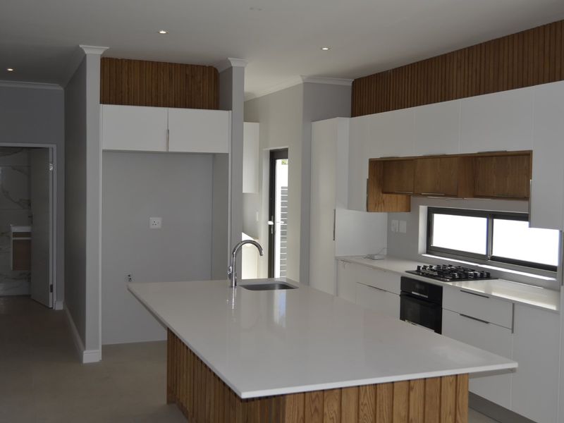 3 Bed House in Croydon Gardens Estate for Sale - Photo 7