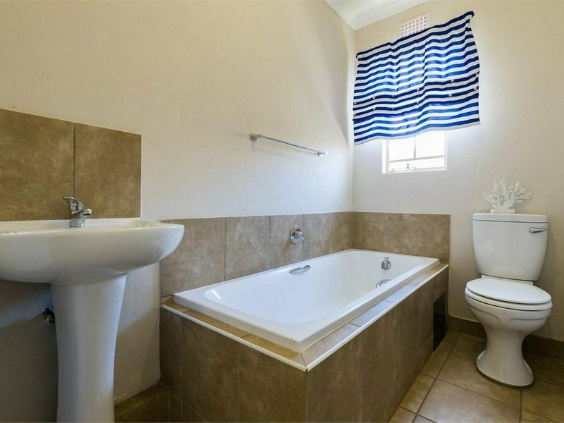 Specious 3-bedroom house for sale in Sky City - Photo 10