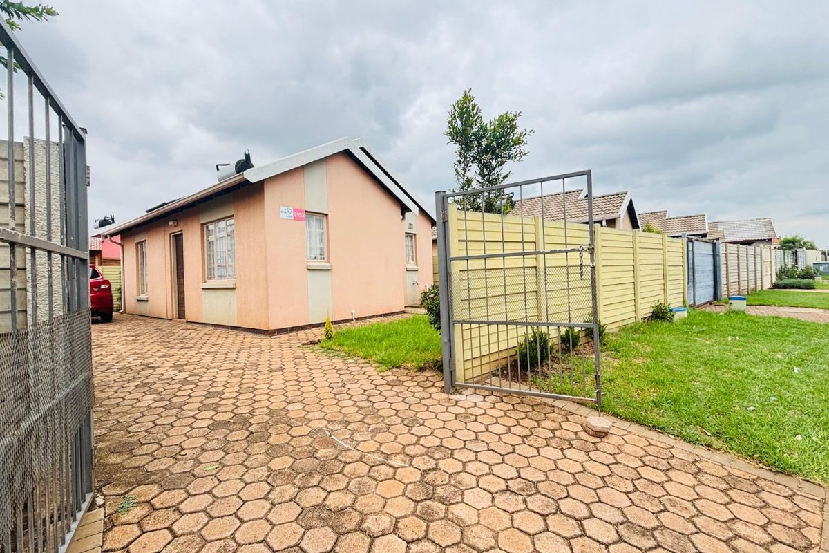 Specious 2-bedroom house for sale in Sky City - Photo 3