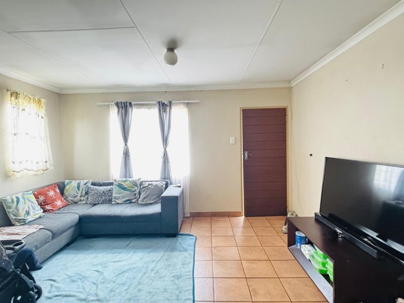 Specious 2-bedroom house for sale in Sky City - Photo 4