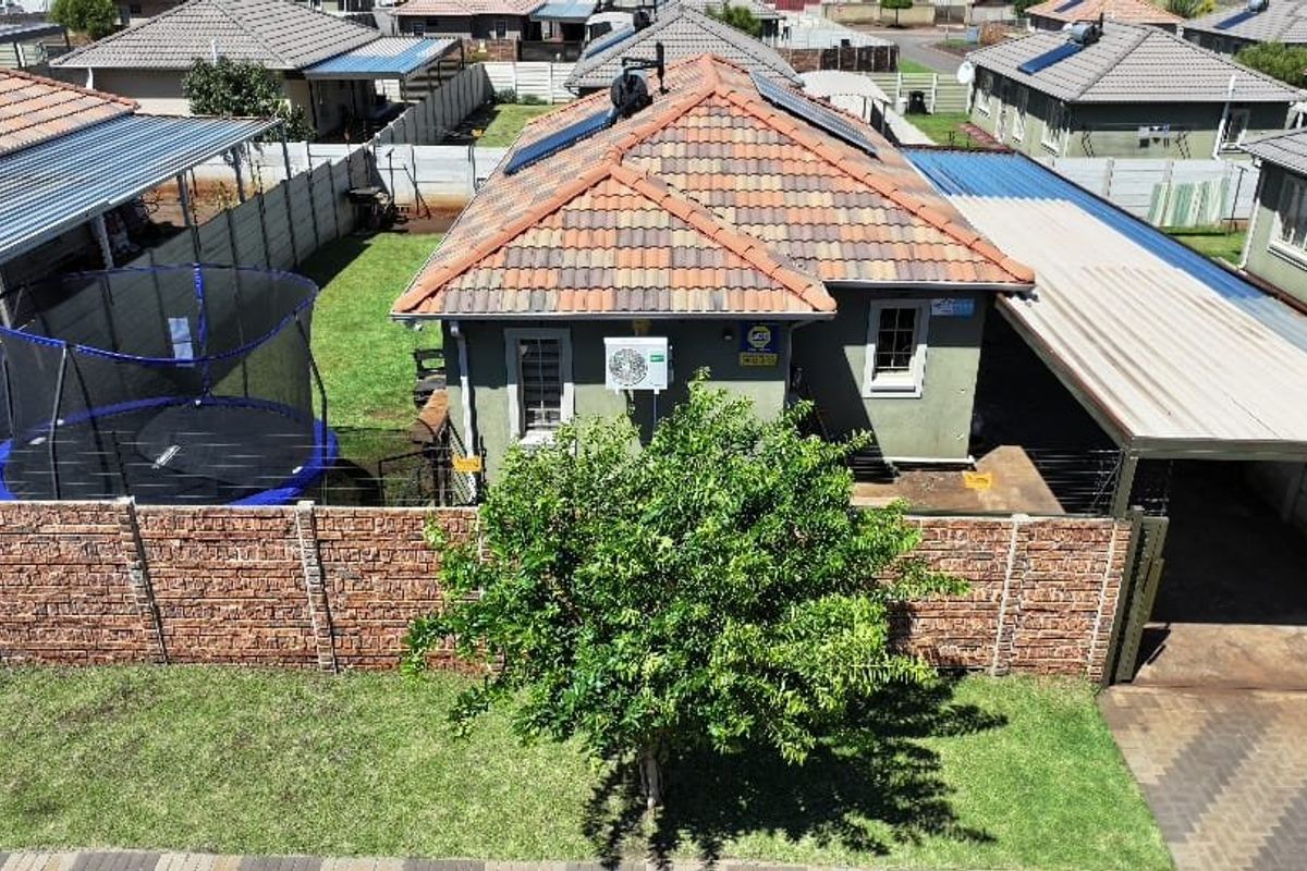 Spacious 3 bedroom and 2 bathroom house for sale in sky city  - Photo 5