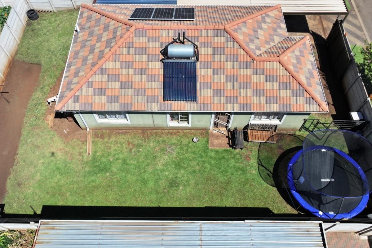 Spacious 3 bedroom and 2 bathroom house for sale in sky city  - Photo 2