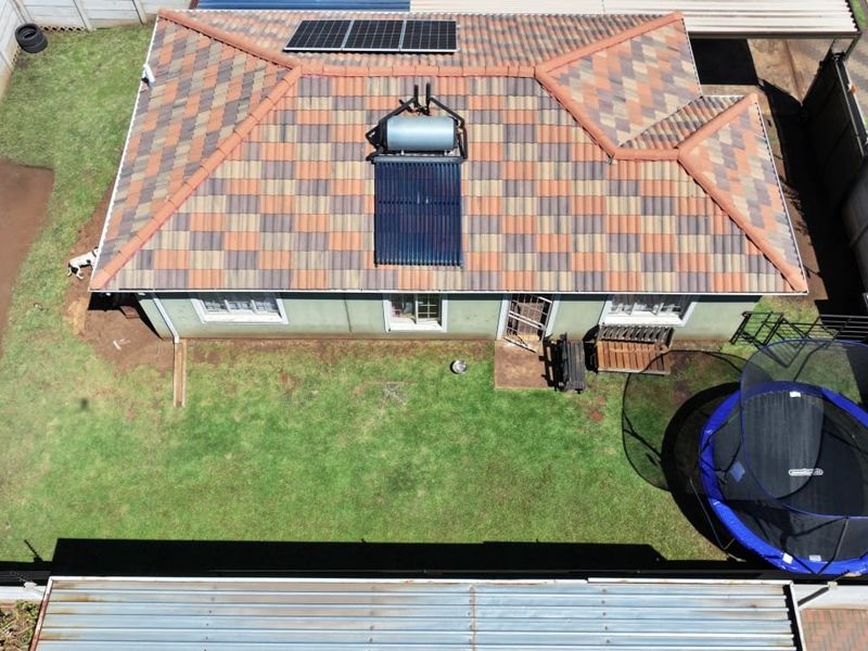 Spacious 3 bedroom and 2 bathroom house for sale in sky city  - Photo 2