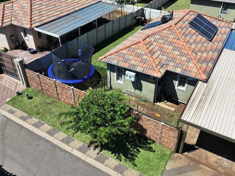 Spacious 3 bedroom and 2 bathroom house for sale in sky city  - Photo 3