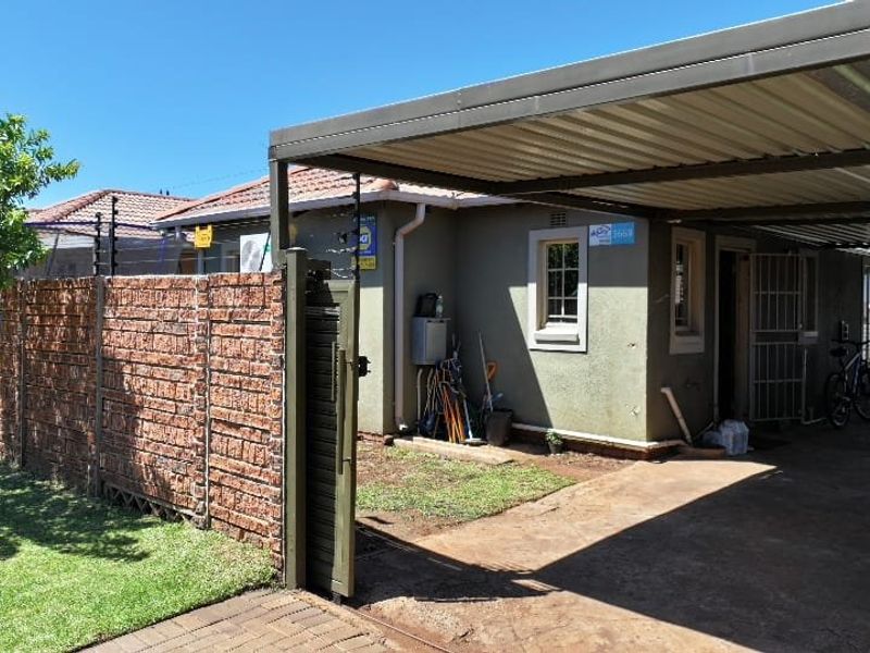 Spacious 3 bedroom and 2 bathroom house for sale in sky city  - Photo 8