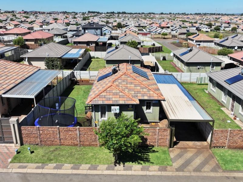 Spacious 3 bedroom and 2 bathroom house for sale in sky city  - Photo 6