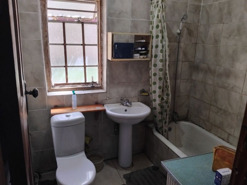 Fixer-Upper Opportunity – Great Value! - Photo 6