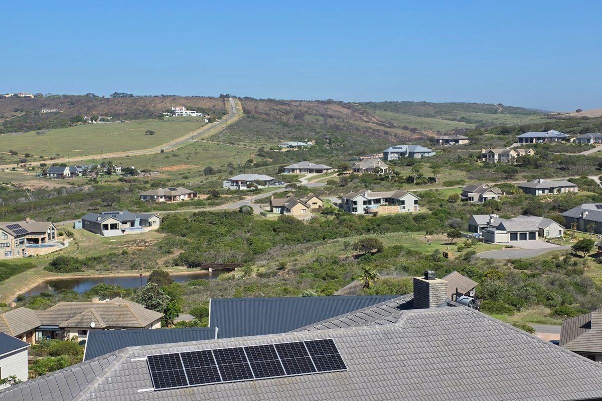 Newly Built... Freestanding House... Beautiful and Modern !!! - Photo 5