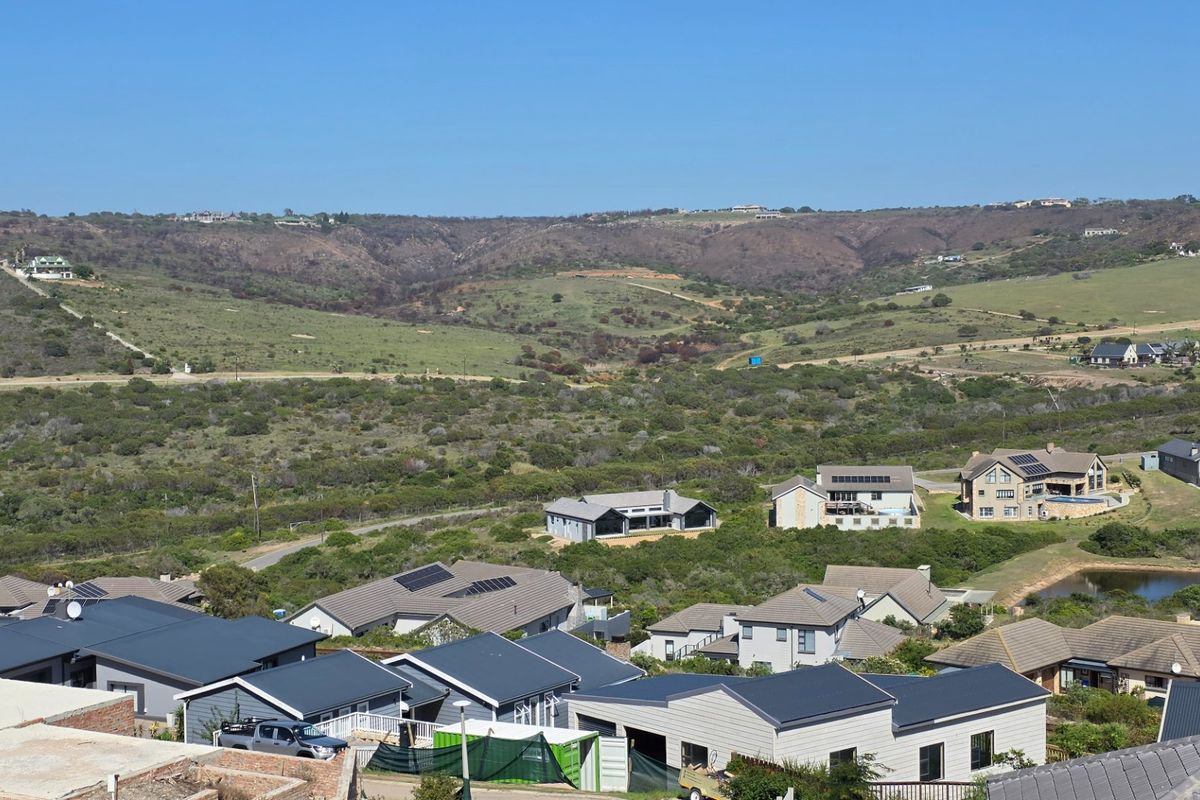 Newly Built... Freestanding House... Beautiful and Modern !!! - Photo 4