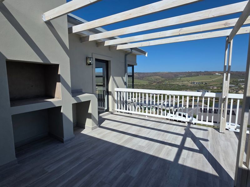 Newly Built... Freestanding House... Beautiful and Modern !!! - Photo 3