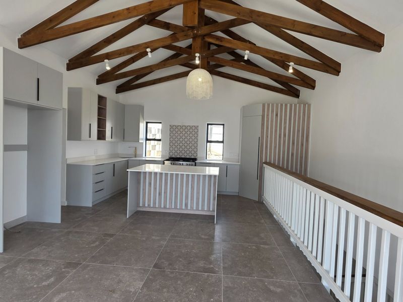 Newly Built... Freestanding House... Beautiful and Modern !!! - Photo 10