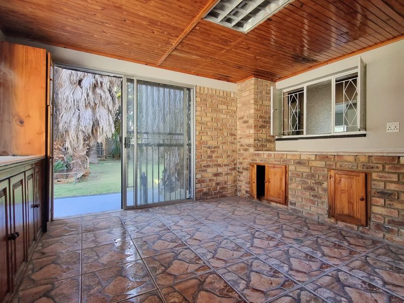 Newly Renovated Family Home with Exceptional Features - Photo 2