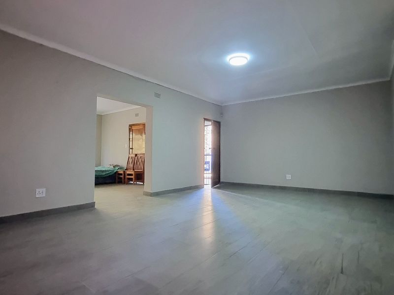 Newly Renovated Family Home with Exceptional Features - Photo 9