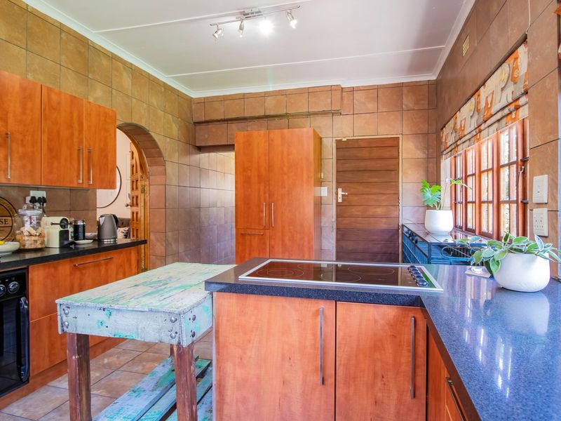 Family Haven with Income Potential in Secure Hurlyvale! - Photo 6