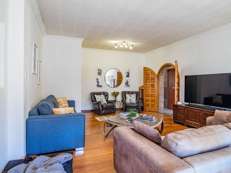 Family Haven with Income Potential in Secure Hurlyvale! - Photo 4