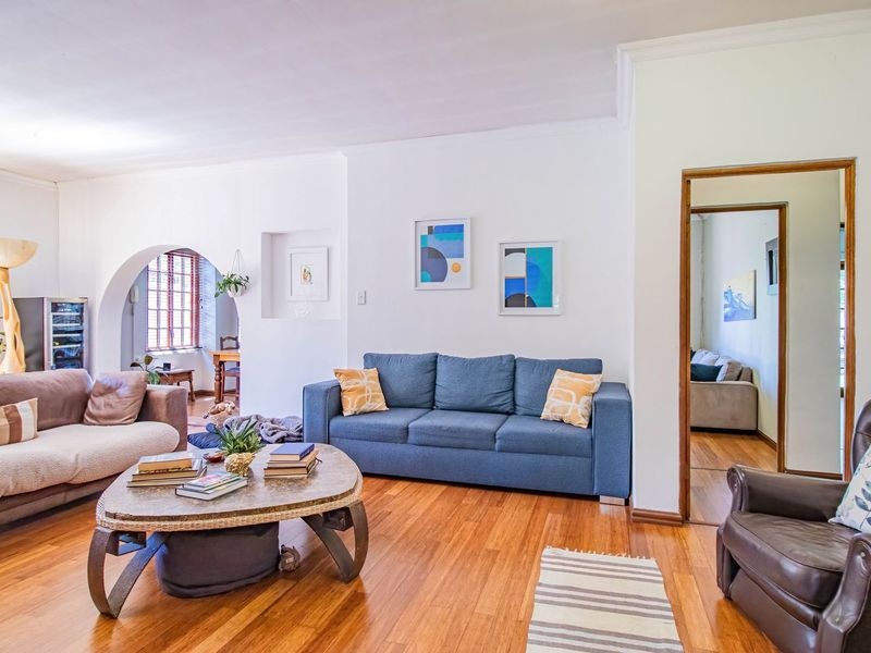 Family Haven with Income Potential in Secure Hurlyvale! - Photo 2