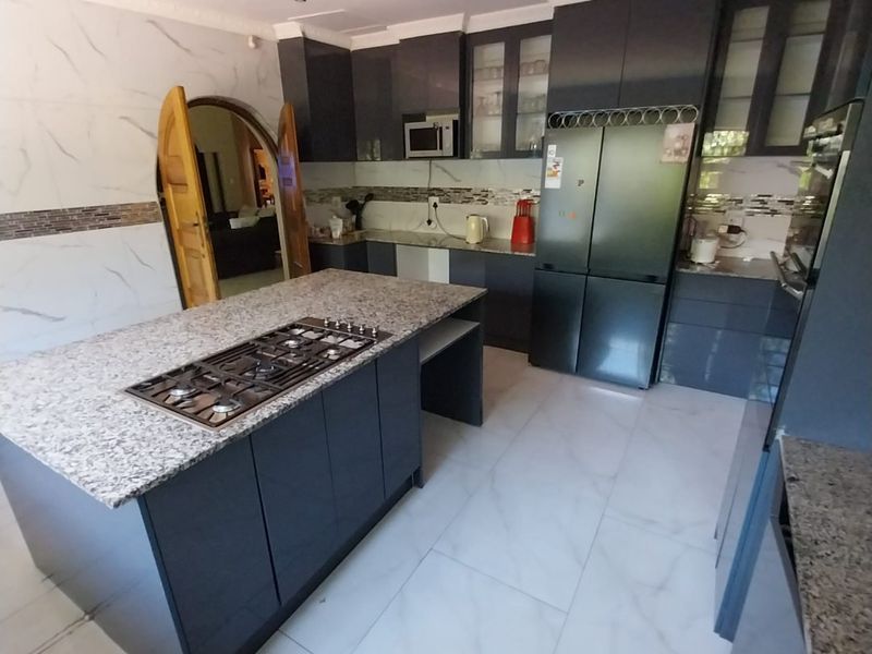 Magnificent Off-Grid Luxury Living In Sunward Park - Photo 7